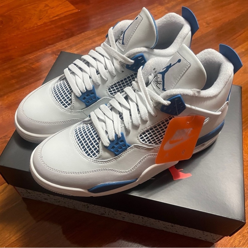 Brand New Nike Air Jordan Retro 4 Men's Shoes in White and Blue